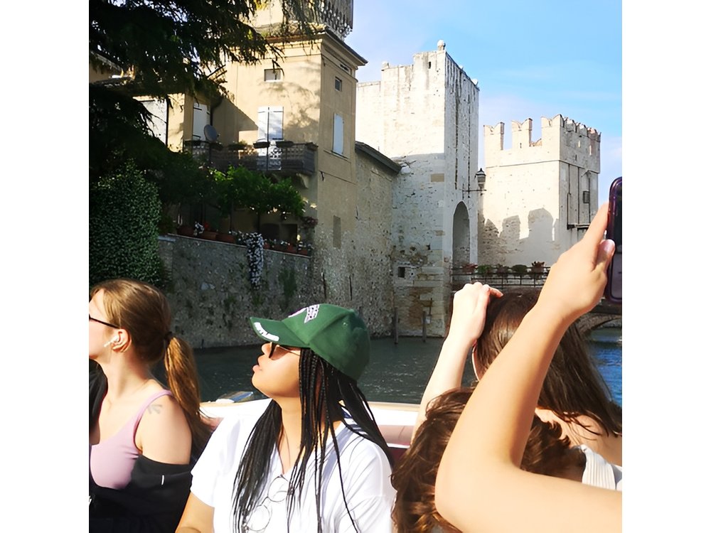 Sirmione away from the Crowds Boat Cruise Guided Walk and a Drink