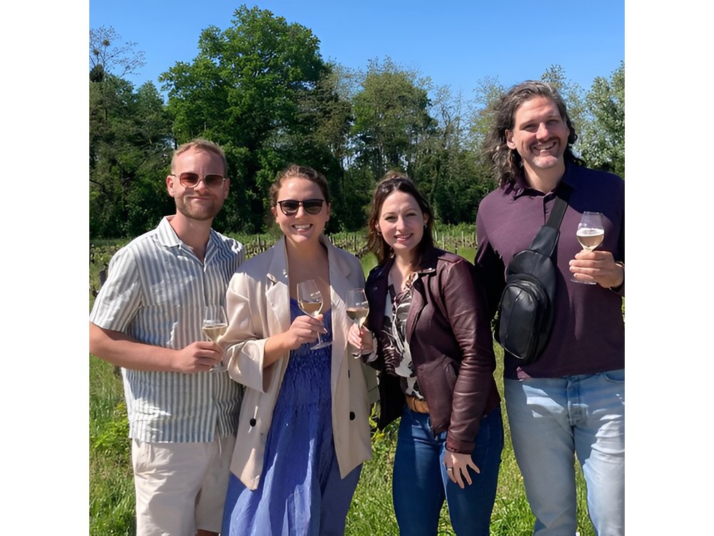 Loire VIP Wine Day from Paris: Castle, 6 Tastings& Michelin Lunch