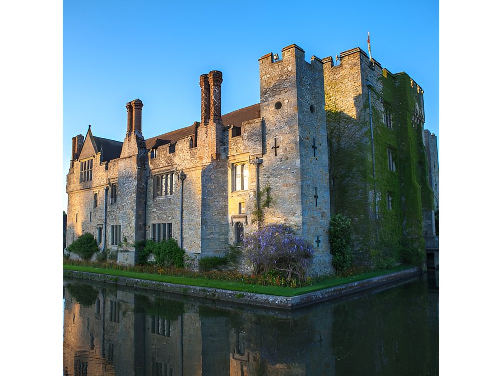 Private Chauffeured Tour to Hever Castle from London