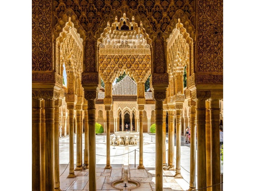 Premium Half Day Tour of the Alhambra of Granada + tickets