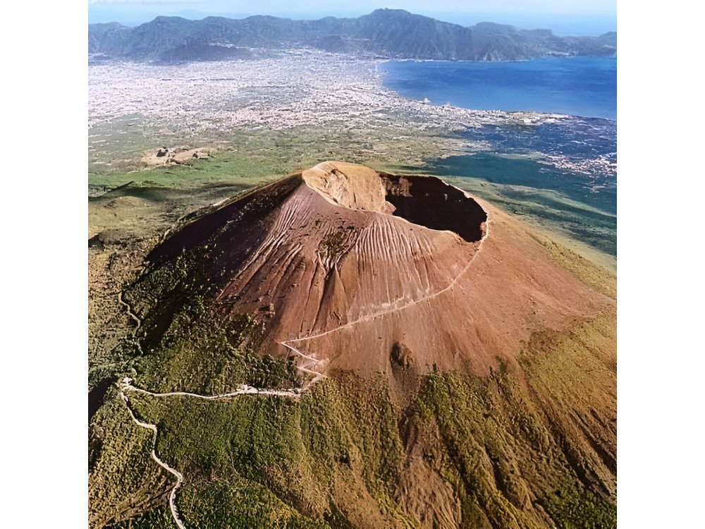 From Sorrento: Mount Vesuvius Tour with Entry Ticket & Lunch
