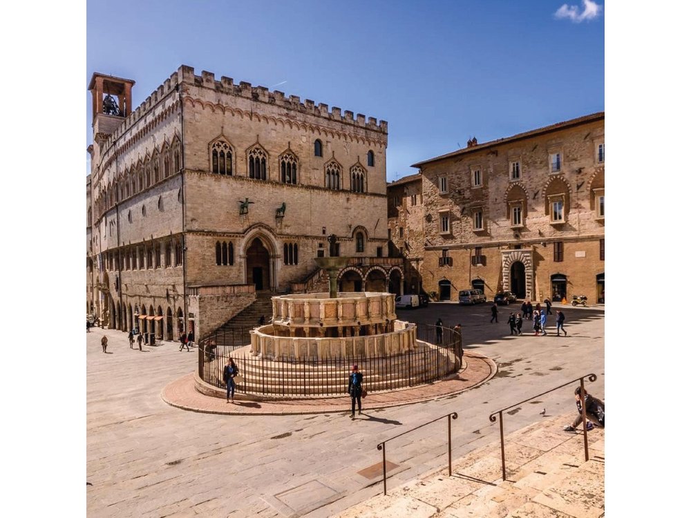 Perugia Walking Tour with Audio and Written Guide by a local