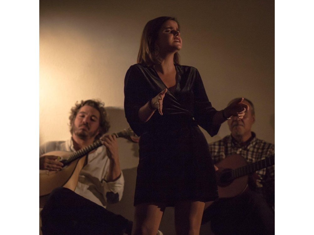 Lisbon: Tapas & Drinks with Fado Live Performance
