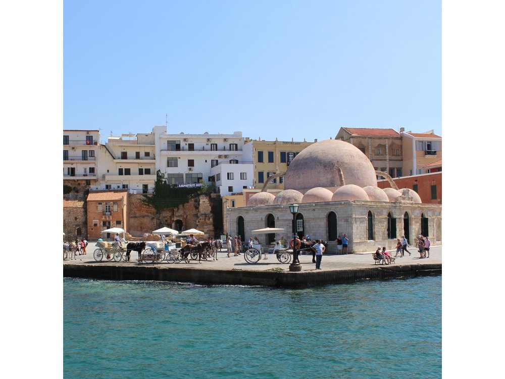 Chania Magic City Tour and Kournas Lake with Transfers and Snack