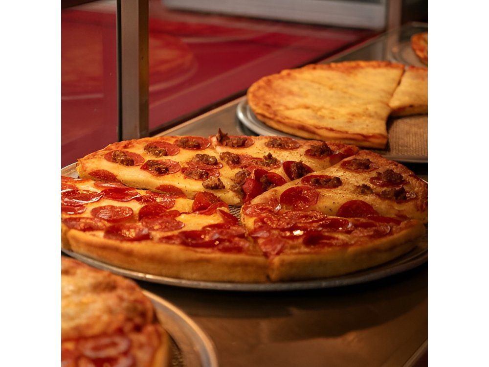 Chicago Loop Food Tour: Taste the Most Iconic Local Eats