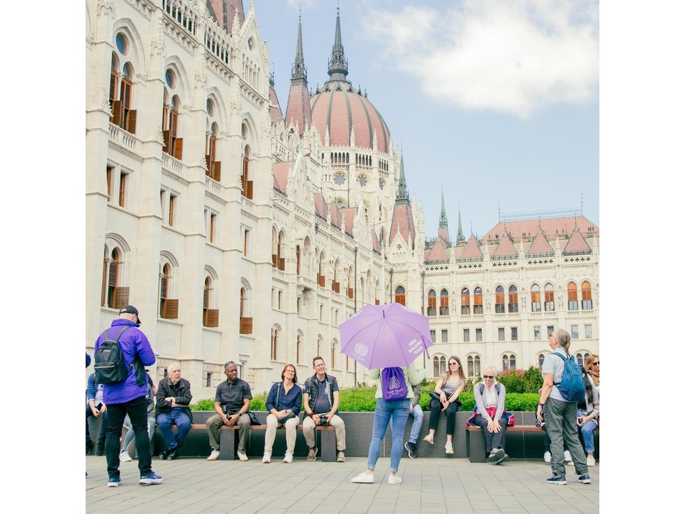 Budapest free walking tour: Parliament and Shoes Memorial