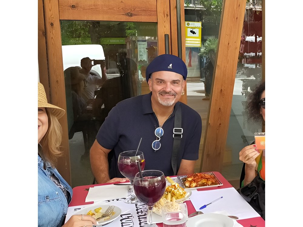 Barcelona Art and Tapas Small Group Walking Tour with Picasso Museum