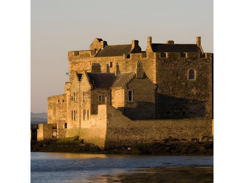 Outlander and Castles Film Locations Day Tour from Edinburgh