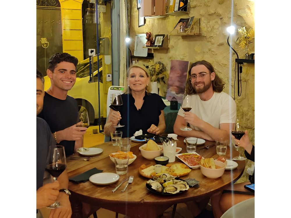 Bordeaux Night Walk Ending with Delicious wine & cheese Tasting