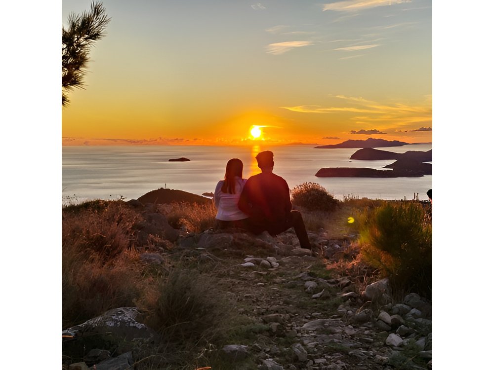 Dubrovnik Sunset Tour with Scenic Views and Local Wine