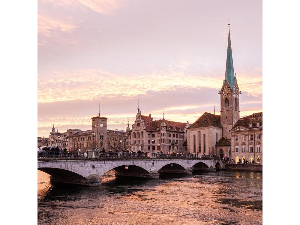 Zurich Private Walking Tour: Switzerland Heart