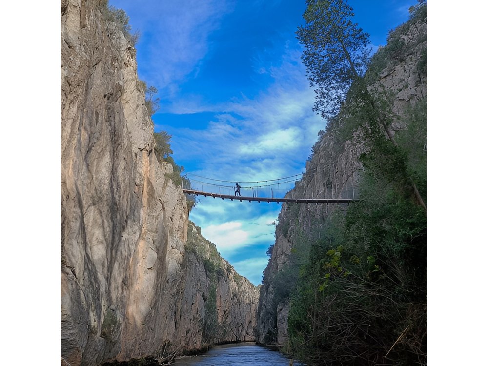 Chulilla Hanging Bridges Hike & Turia Canyon Trip from Valencia
