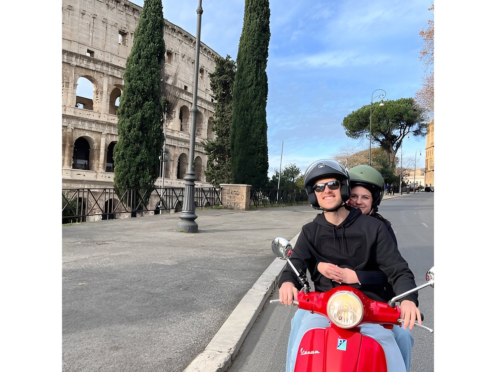 Vespa Tour - The Essence of Rome