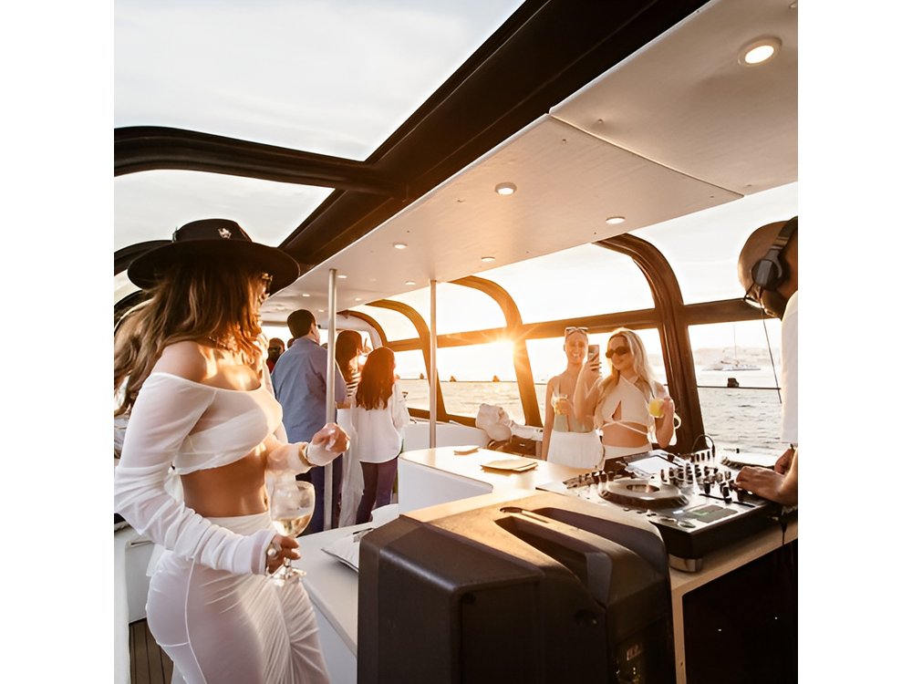 Lisbon Sunset DJ Party Cruise with Pizza & Drinks