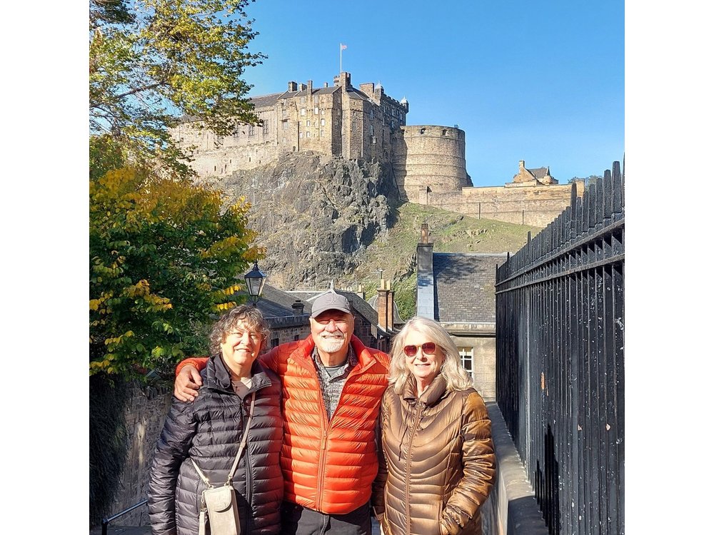 Edinburgh: Privately Guided Day Tour of Edinburgh in Luxury MPV
