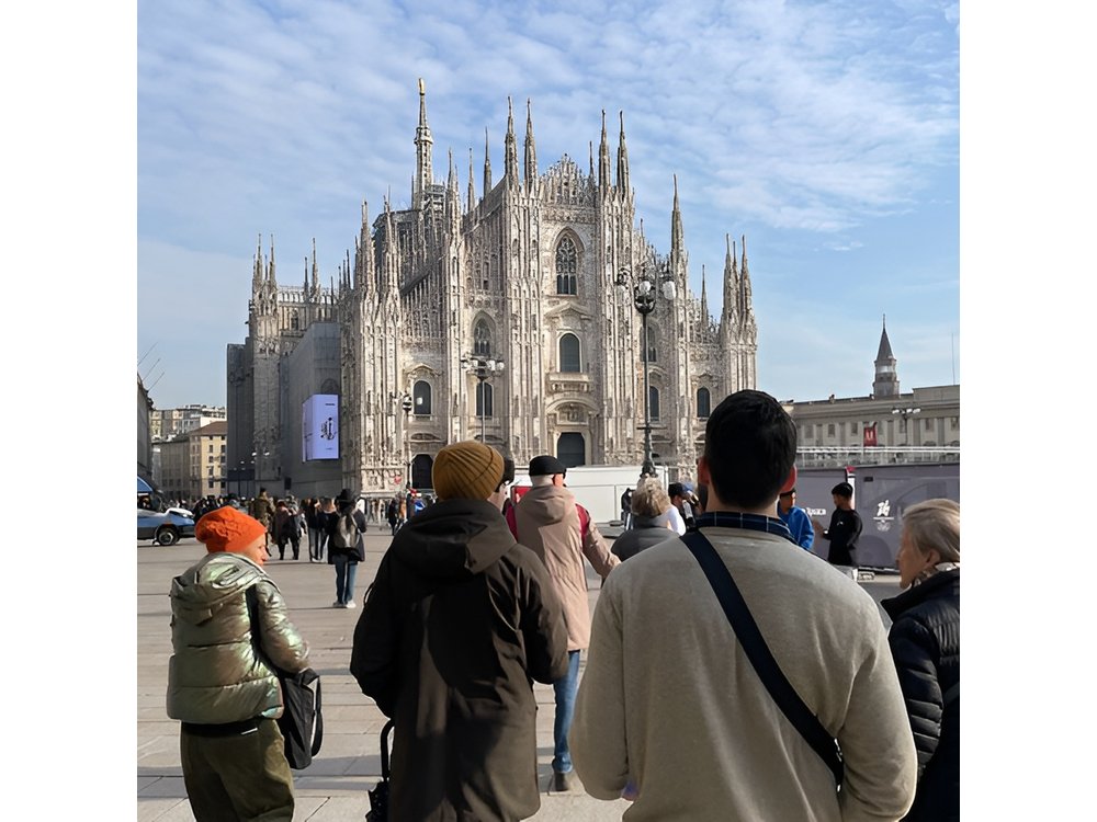 Milan History & Street Food Tour with Wine Tasting