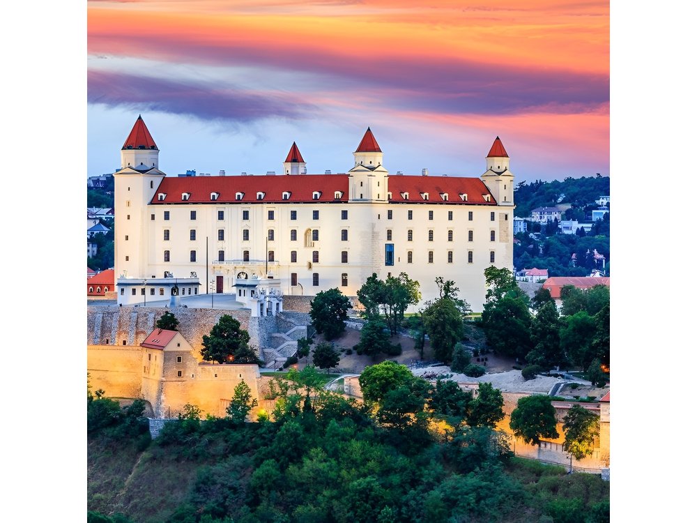 Bratislava Private Trip from Vienna: Castle, Old Town & Free Time