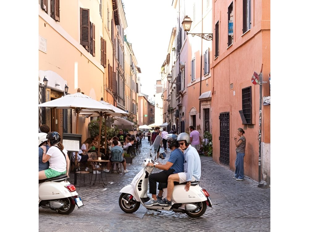 Vespa tour in Rome with Dinner