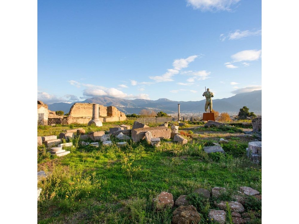 Pompeii from Rome: Coach Roundtrip and Entrance
