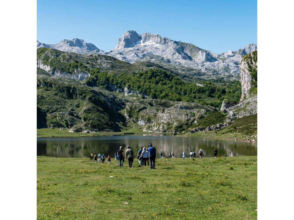 Excursion to the Lakes and Covadonga from Cangas de Onís