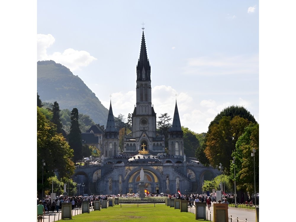 Guided Small Group Day Tour from Toulouse to Lourdes