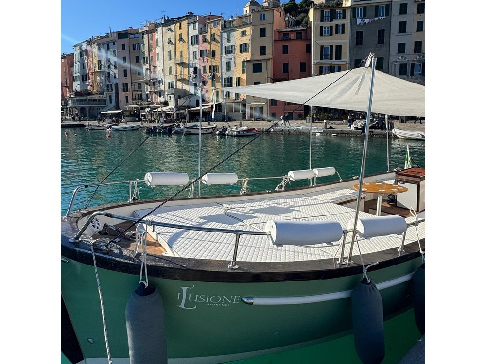 Shared boat tour of the Cinque Terre