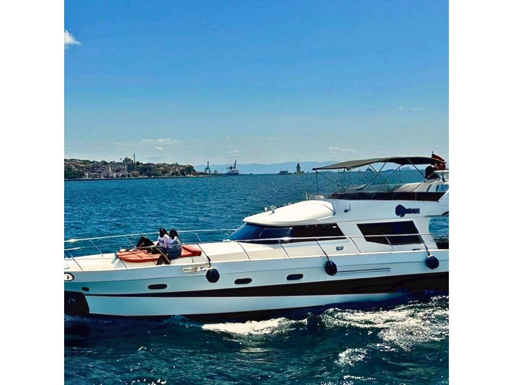 Istanbul: Luxury Private Yacht Cruise on the Bosphorus
