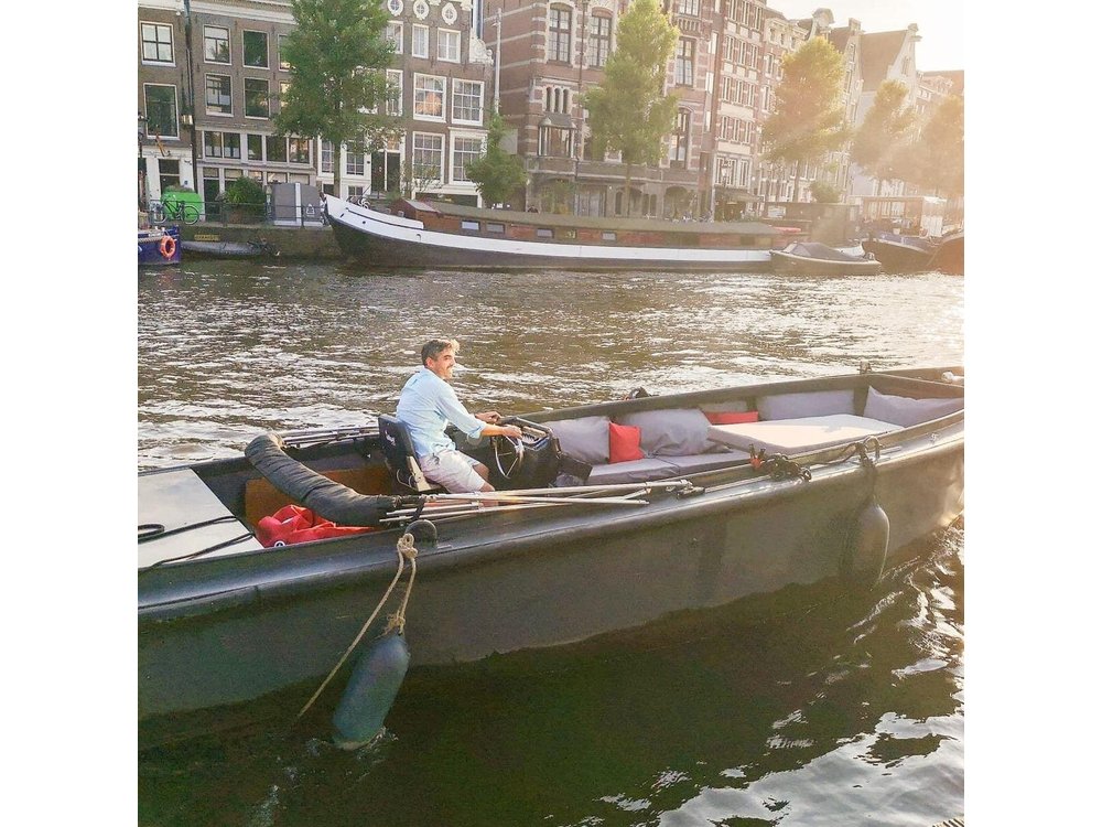Amsterdam Private Boat Tour With Drinks - EN ES FR
