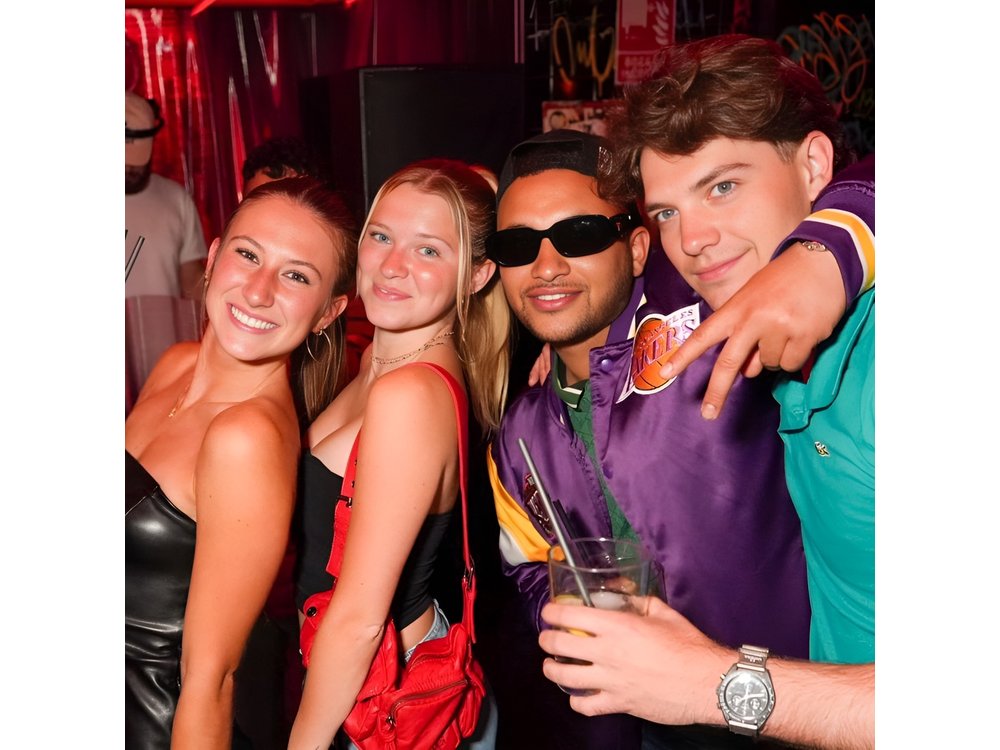 Miami Wynwood Pub Crawl: Complimentary Drinks & Club Entry