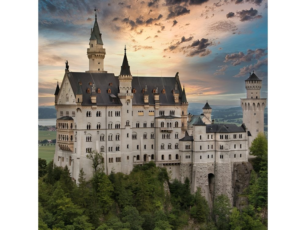 Munich to Neuschwanstein Castle and Linderhof Private Day Trip