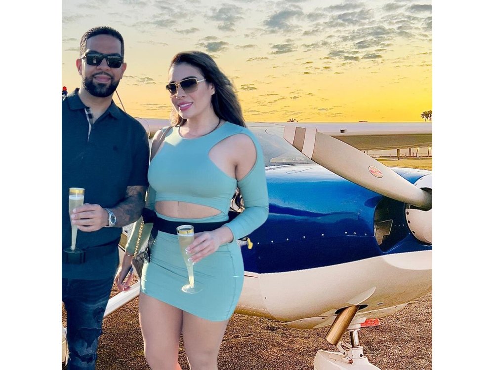 Miami Beach: Private Romantic Luxury Airplane Tour With Champagne