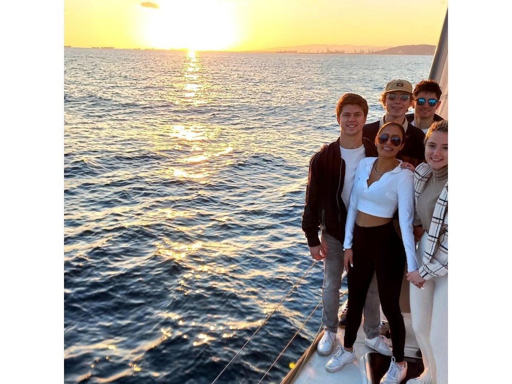 Luxury Private Sunset Cruise in Barcelona – Open Bar Included