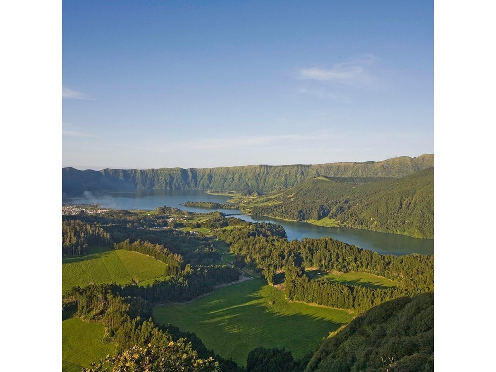 Full Day Sete Cidades with Whale Watching at Mosteiros