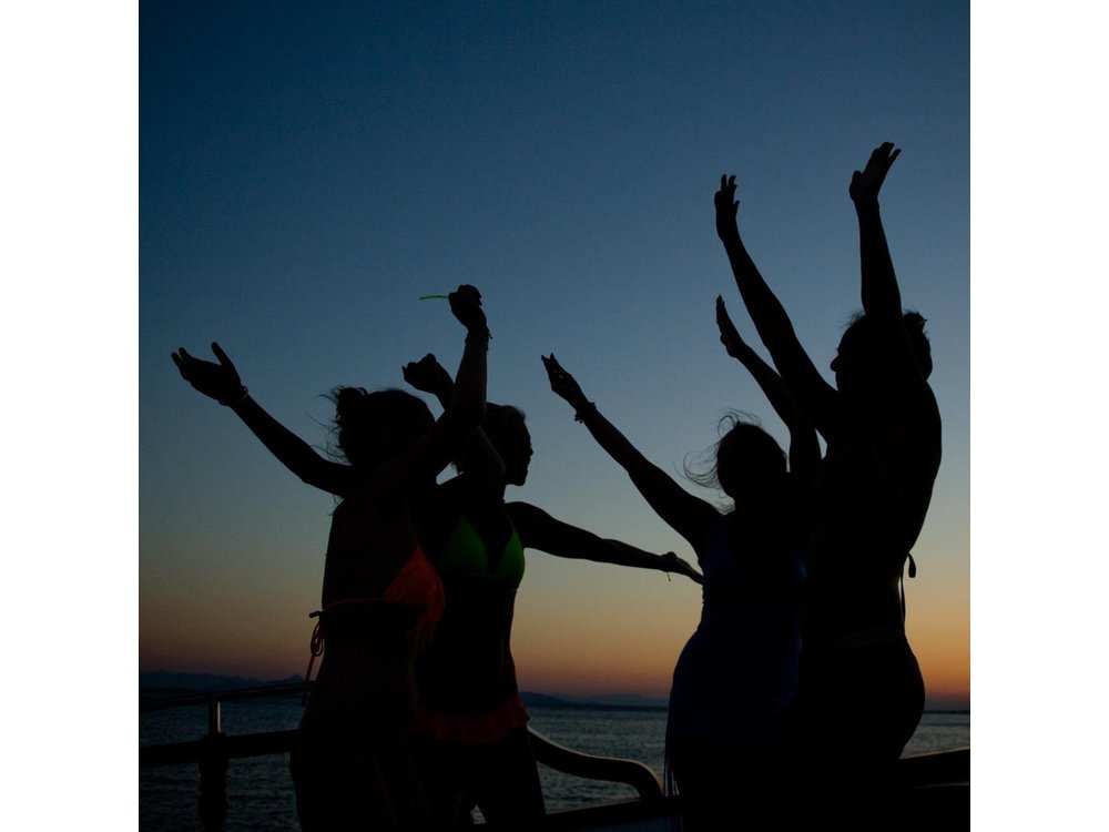 Athens Riviera Evening Cruise with Music and Swimming