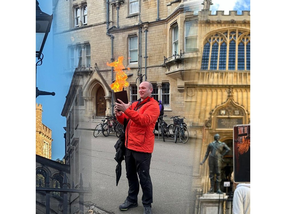 Oxford University and Harry Potter Tour with Live Entertainment