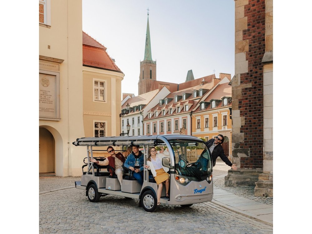 Wroclaw, 1- hour or 2-hours Group Tour by Electric Car