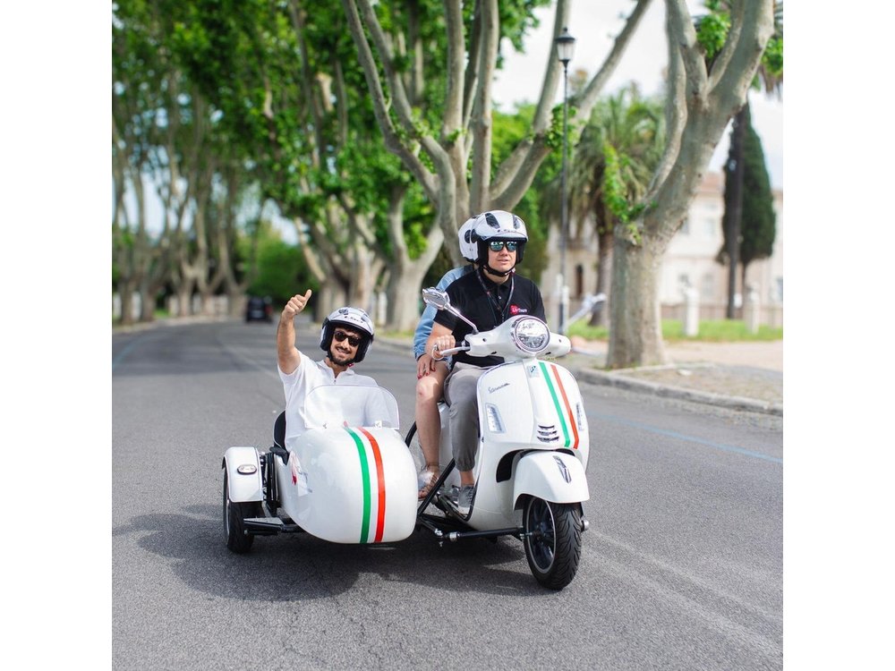 Rome City Highlights & Hidden Gems: Vespa Sidecar Guided Tour