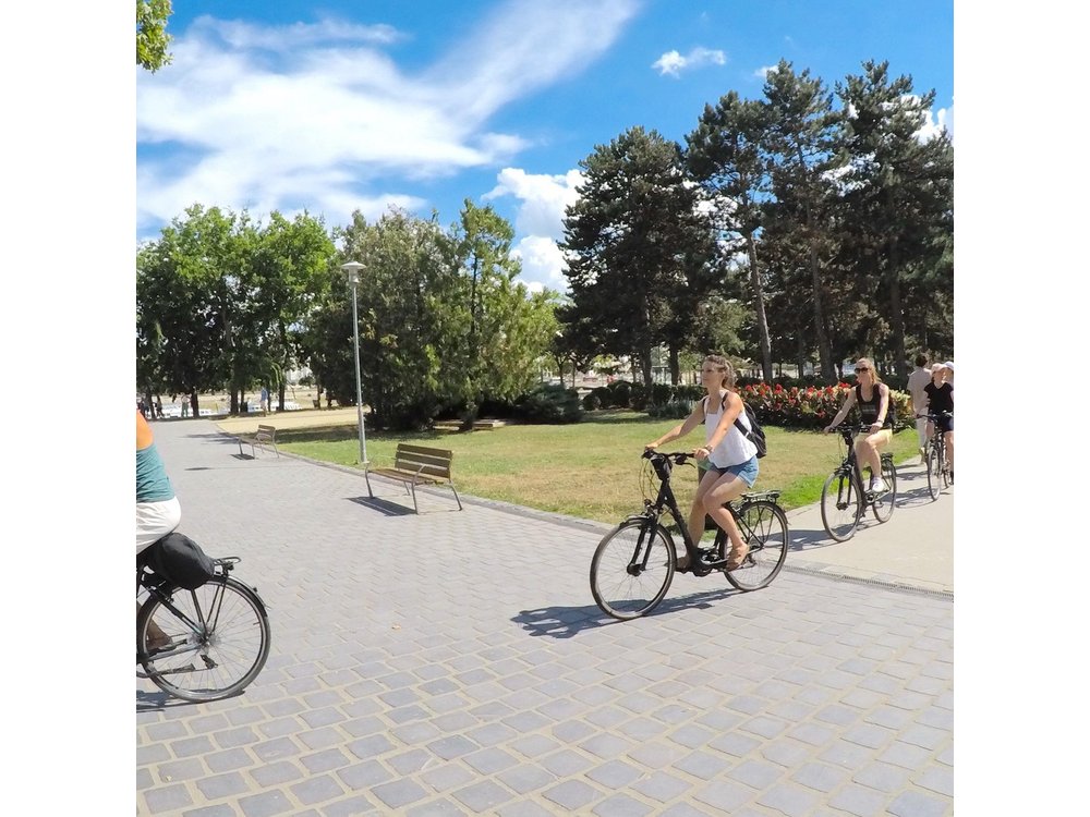 Budapest Afternoon Bike & e-Bike Tour with a drink break