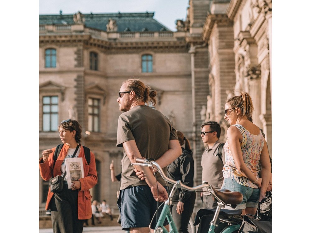 Paris Evening City of Lights Small Group Bike Tour & Boat Cruise