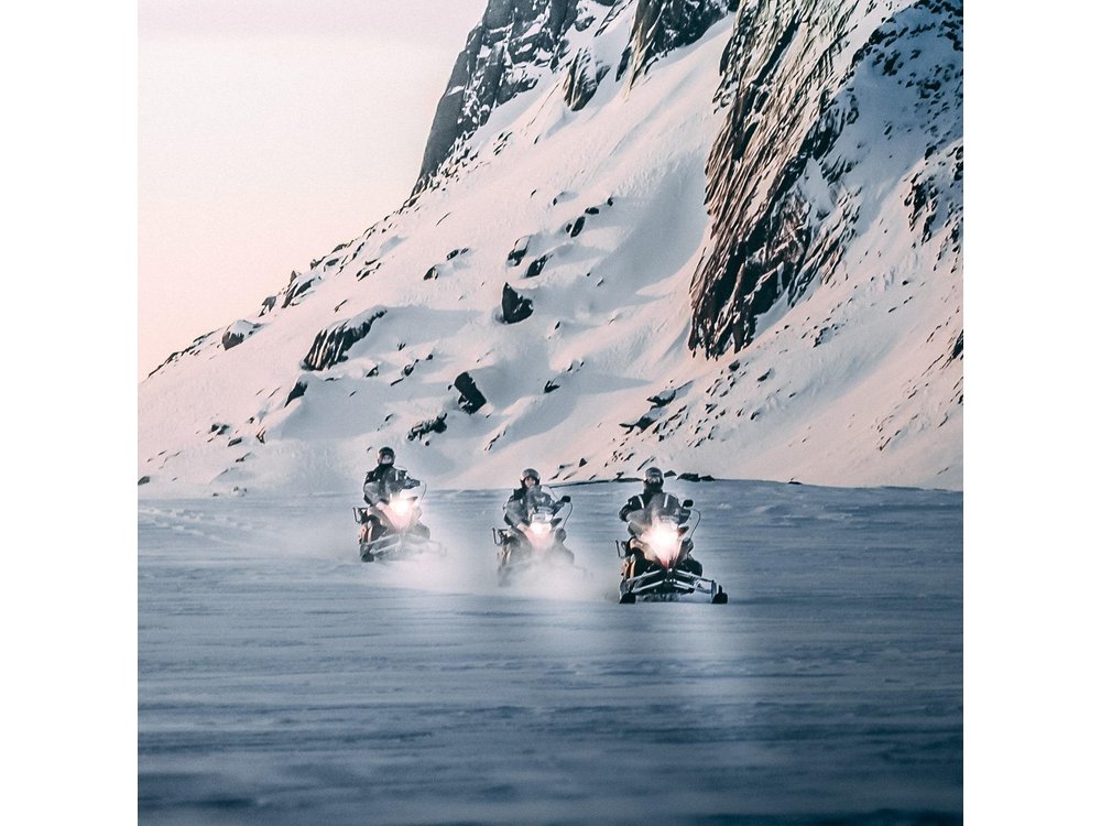 Reykjavik: Golden Circle Guided Super-Jeep Tour and Snowmobiling