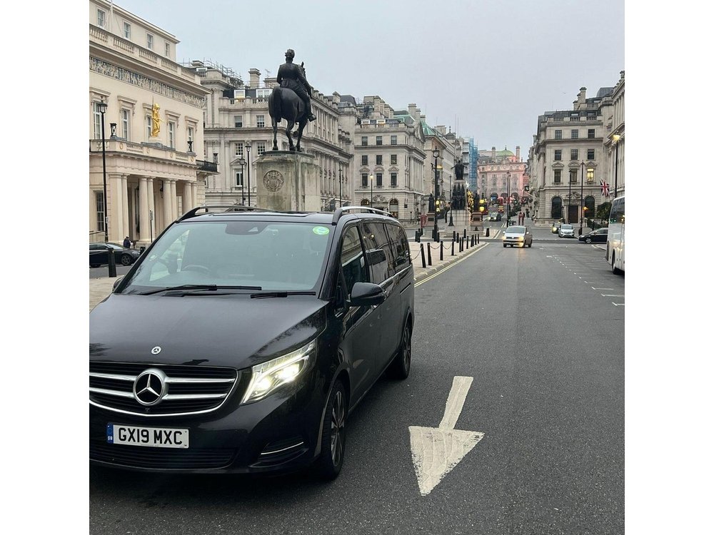 Heathrow Airport to/from London - Private with Meet & Greet