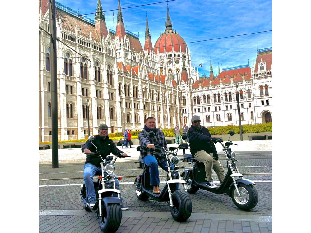 Monster Bike Sightseeing Tour – City Budapest on Electric Rollers