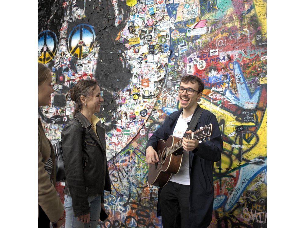 Prague Through Music: Live Guitar Folk, Dvořák, Smetana
