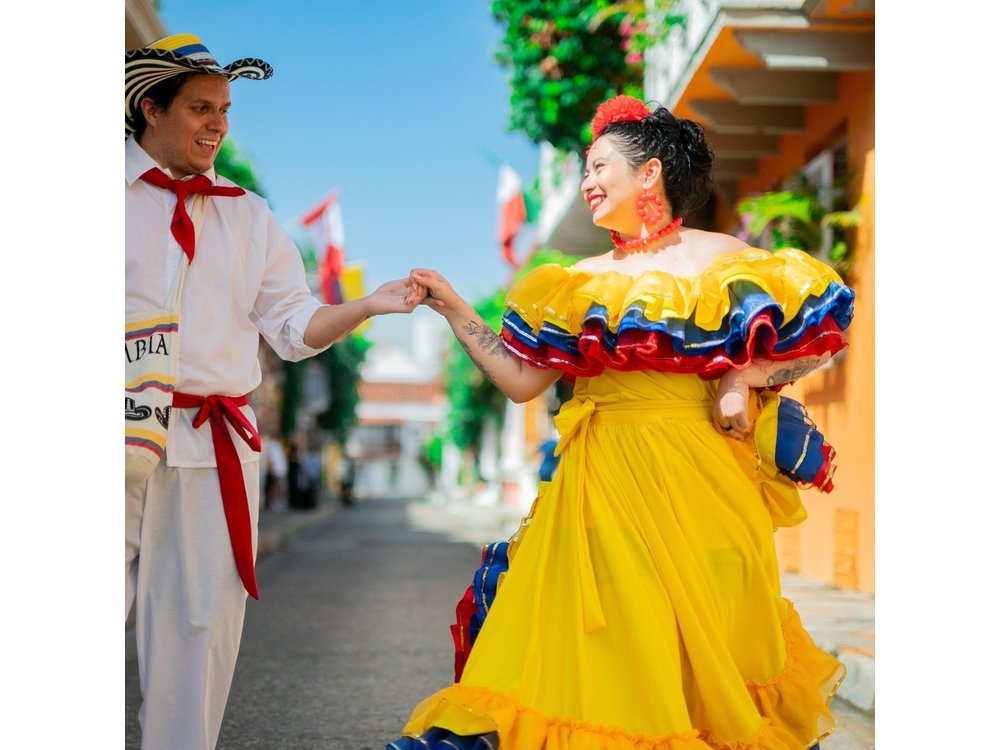 Cultural Photo Experience in Cartagena with Traditional Attire