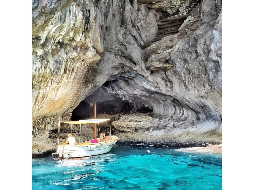 Capri Private Boat Stress Free Tour from Naples or Sorrento