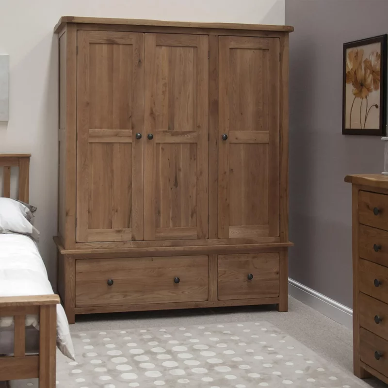 Photo 1 of Rustic oak wardrobe - 3 door - 2 drawer - oak Photo 1 of Rustic oak wardrobe - 3 door - 2 drawer - oak