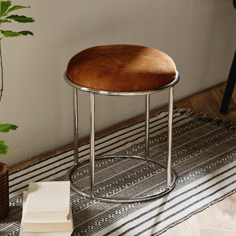 Photo 1 of Komati stool - round - brown leather Photo 1 of Komati stool - round - brown leather