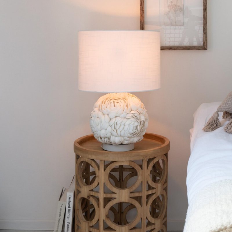 Photo 1 of Table lamp - small - white - shell Photo 1 of Table lamp - small - white - shell