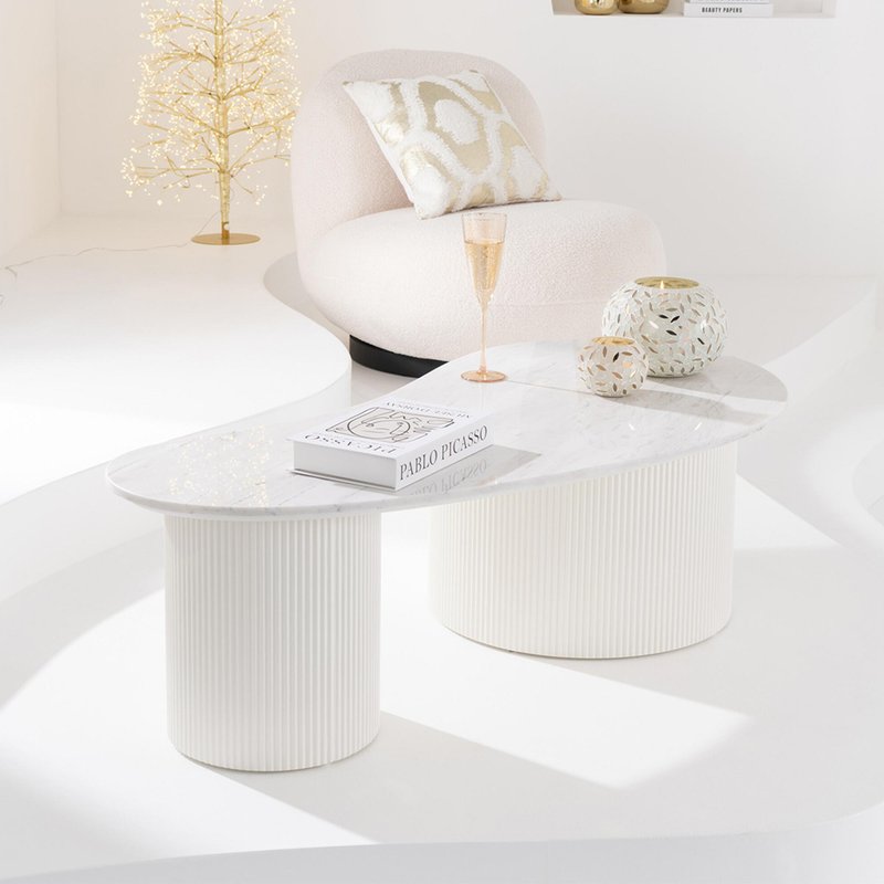 Photo 1 of Fluted coffee table - kidney shape - large - white - marble Photo 1 of Fluted coffee table - kidney shape - large - white - marble