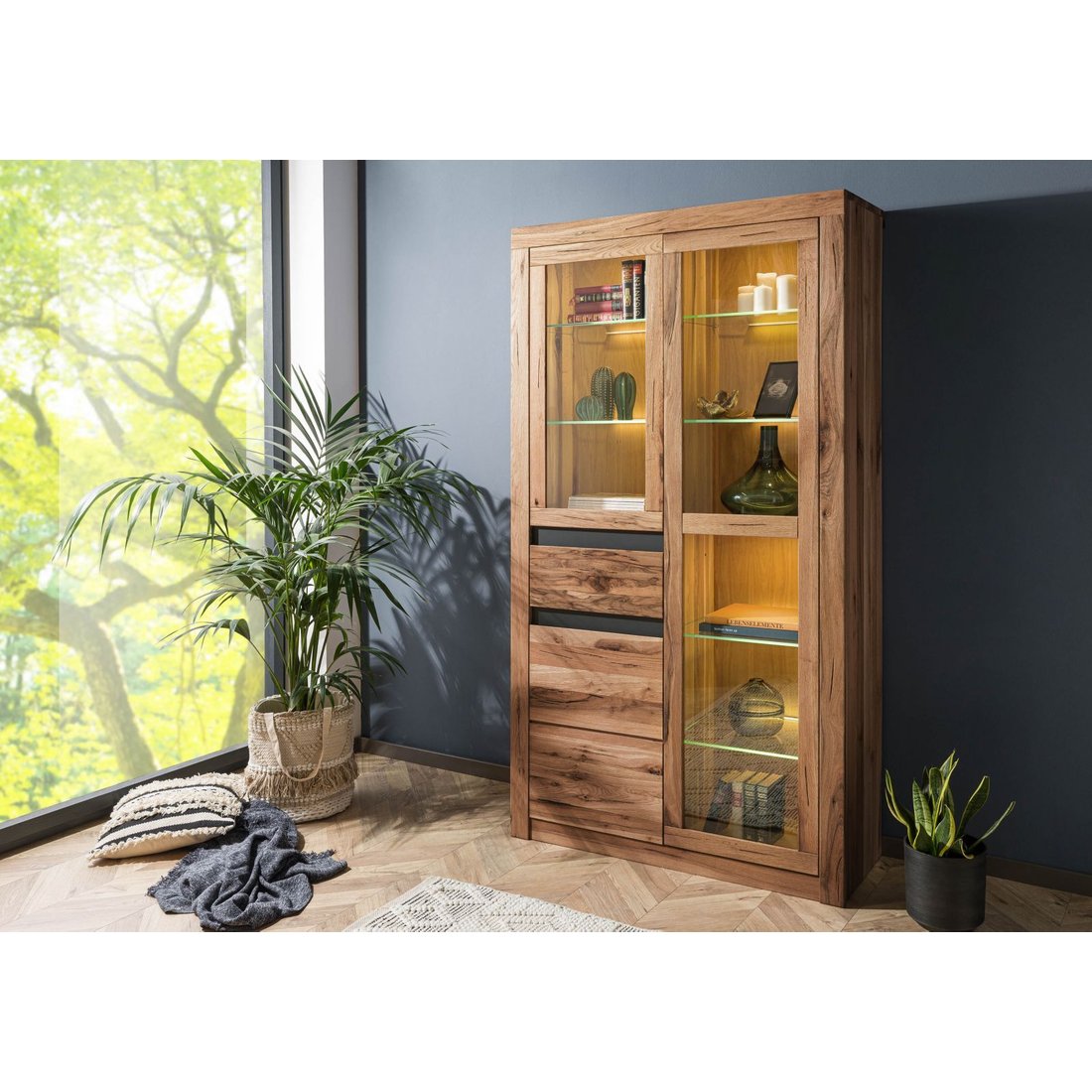 Massivmöbel24 Vitrine Wild-/ Zerreiche tabacco brown geölt MONTREUX